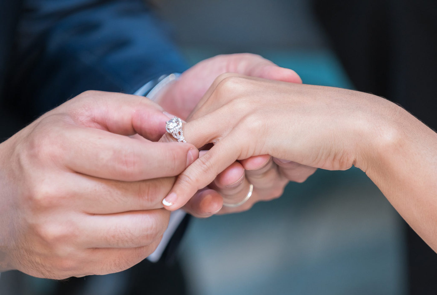 Does Wedding Or Engagement Ring Go On Finger First 2024 | itfaraba.com
