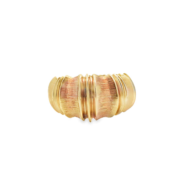 Vintage 18Kt Yellow Gold Scalloped/Ribbed Ring With A Textured Bamboo