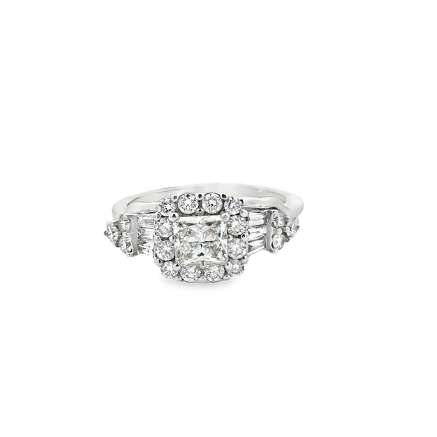 18Kt White Gold Bridal Set, With 18 Round Brilliant Cut Diamonds .45Ct